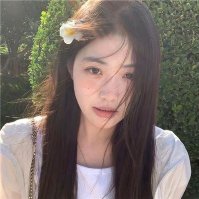 深深腥红